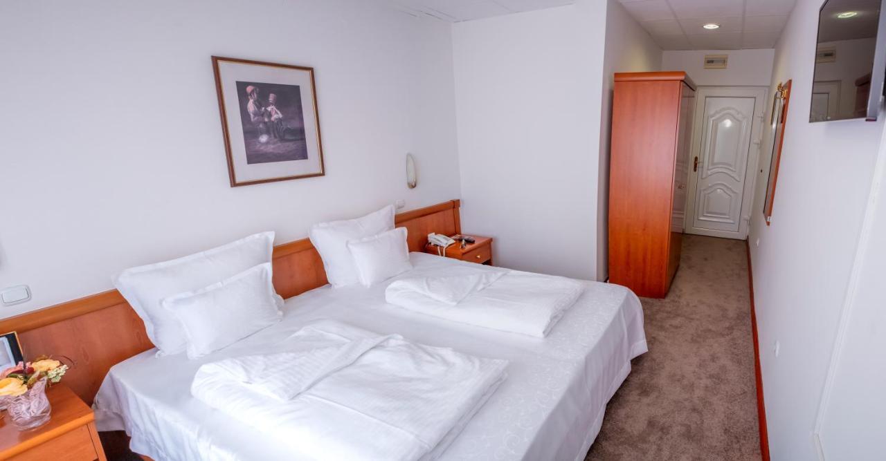 Hotel Integra Doboj Exterior foto